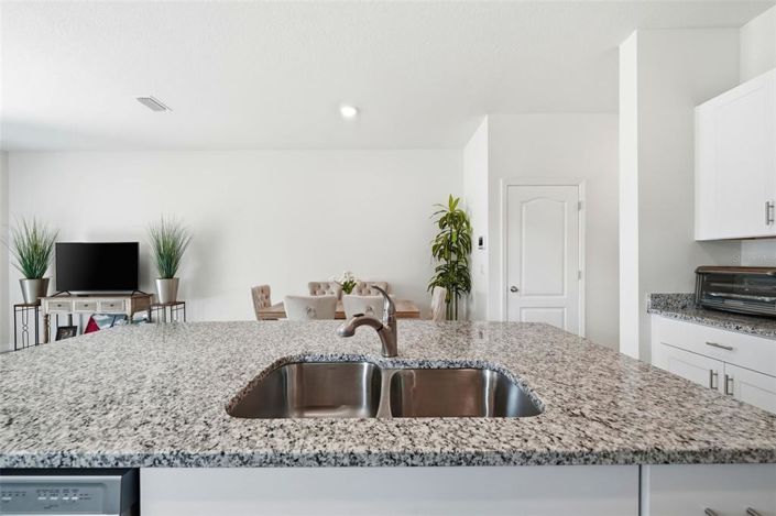 Image No.11-3 Bed Townhouse for sale