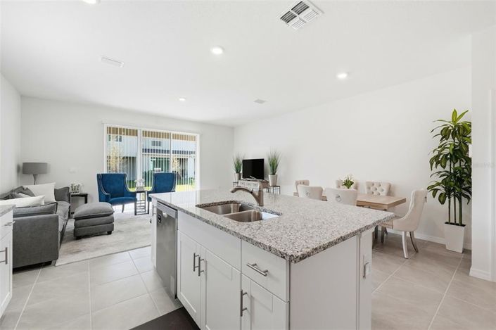 Image No.12-3 Bed Townhouse for sale