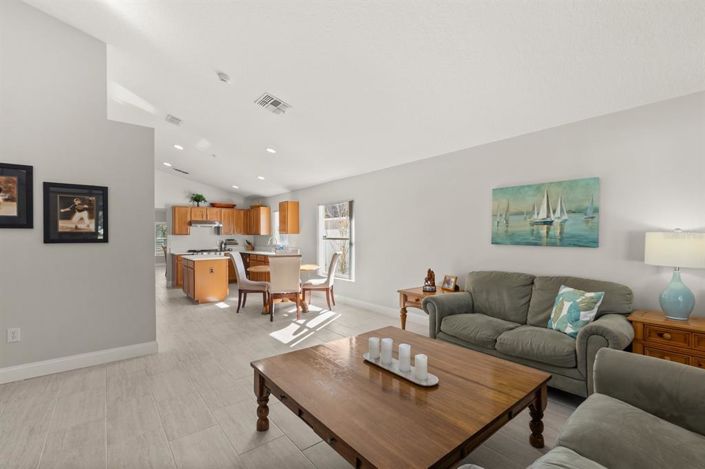 Image No.12-4 Bed House for sale