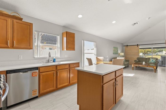 Image No.8-4 Bed House for sale