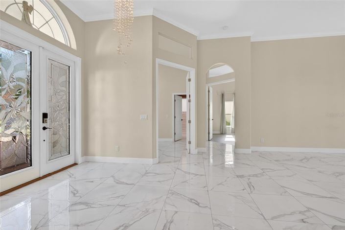 Image No.13-5 Bed House for sale