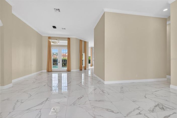 Image No.16-5 Bed House for sale