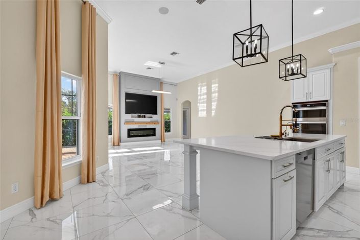 Image No.24-5 Bed House for sale