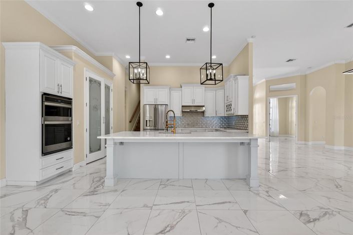 Image No.26-5 Bed House for sale