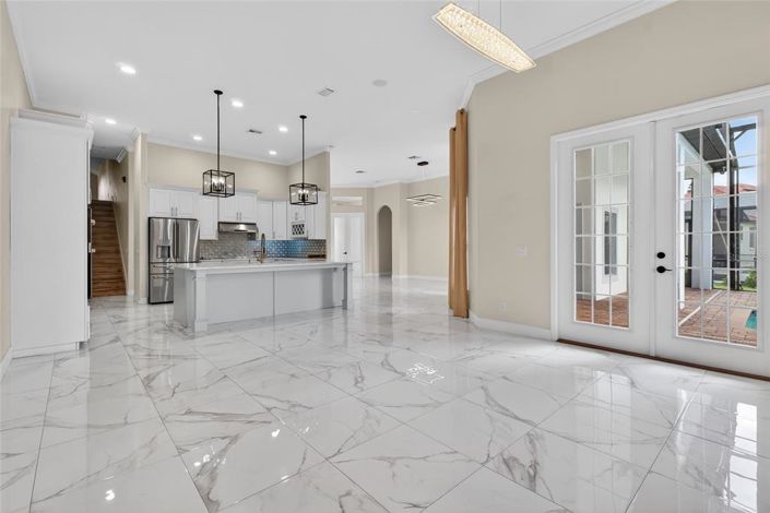 Image No.27-5 Bed House for sale