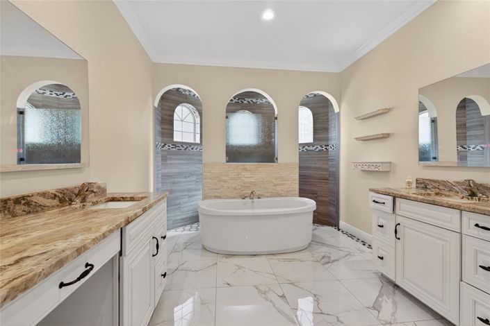 Image No.34-5 Bed House for sale