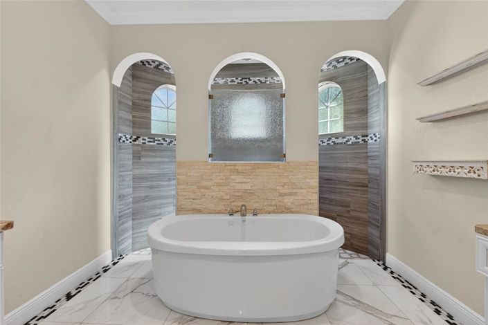 Image No.35-5 Bed House for sale