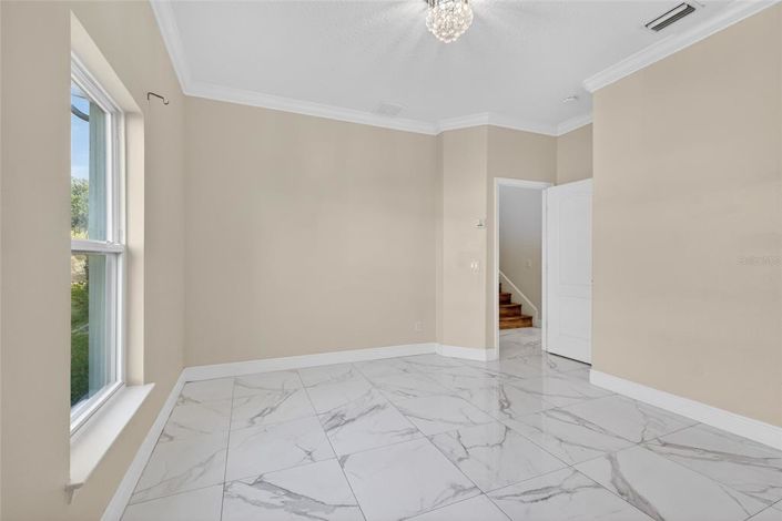 Image No.38-5 Bed House for sale