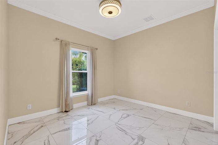 Image No.40-5 Bed House for sale