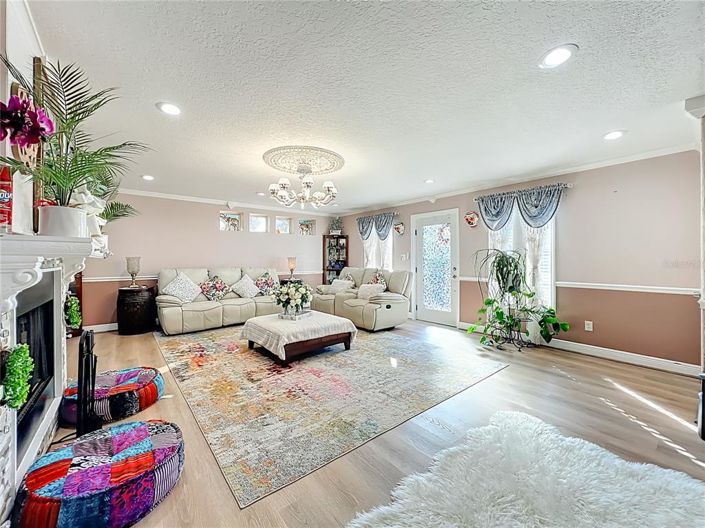 Image No.9-3 Bed House for sale