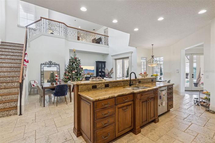 Image No.21-6 Bed House for sale