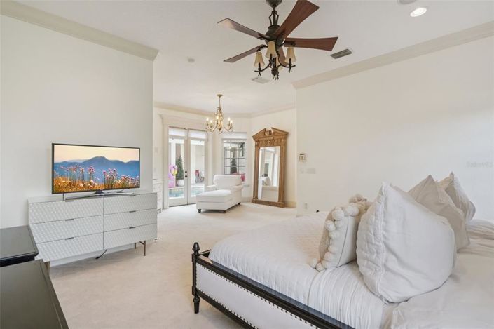 Image No.24-6 Bed House for sale