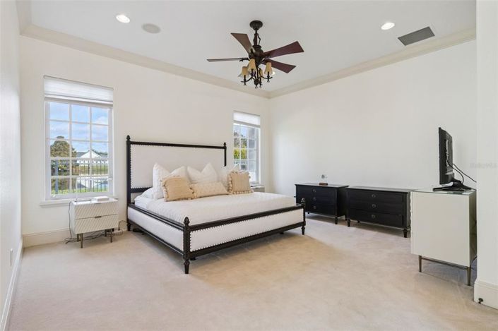 Image No.25-6 Bed House for sale