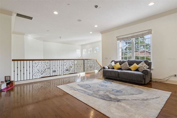 Image No.32-6 Bed House for sale