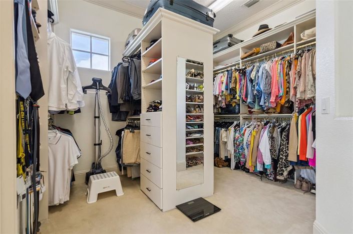 Image No.34-6 Bed House for sale