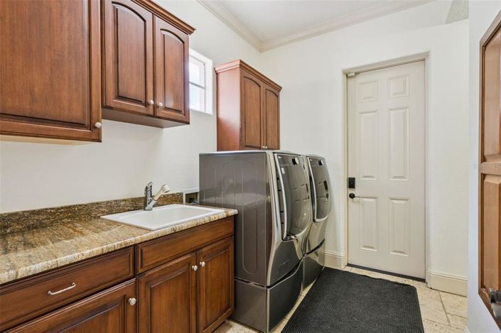 Image No.48-6 Bed House for sale