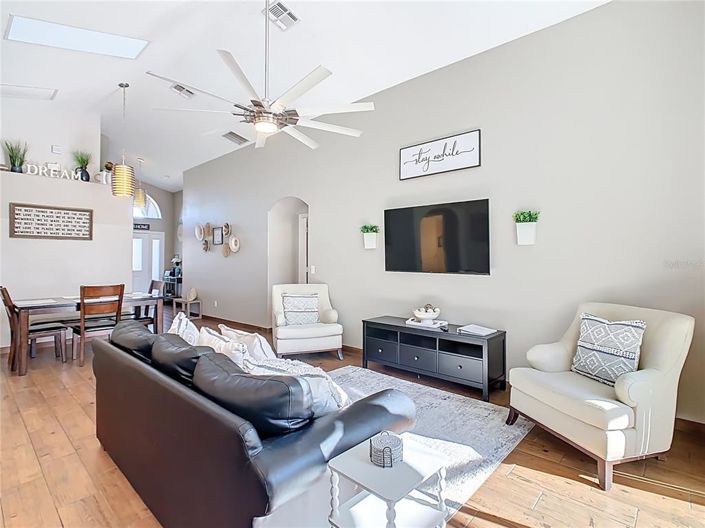 Image No.13-4 Bed House for sale