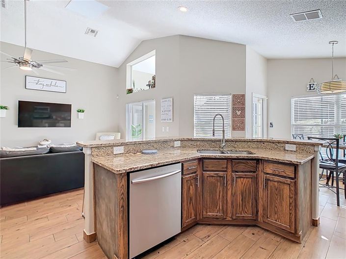 Image No.16-4 Bed House for sale