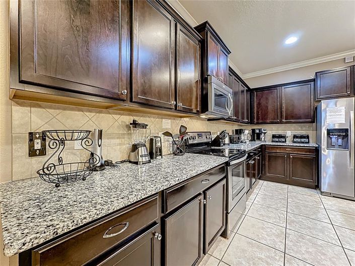 Image No.10-8 Bed House for sale