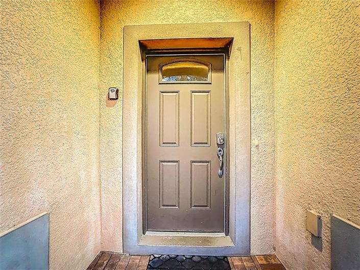 Image No.2-8 Bed House for sale