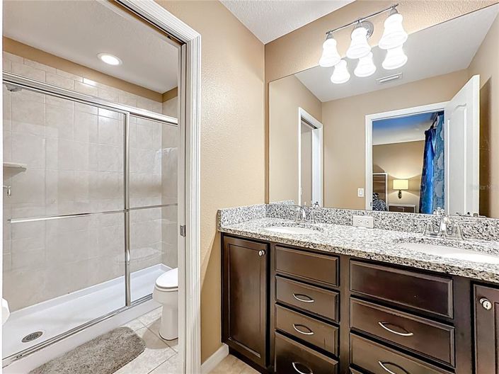 Image No.31-8 Bed House for sale