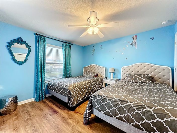 Image No.38-8 Bed House for sale