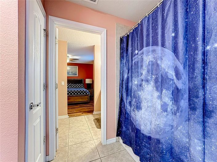 Image No.44-8 Bed House for sale