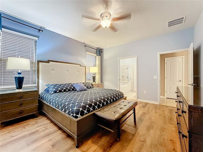 Image No.52-8 Bed House for sale