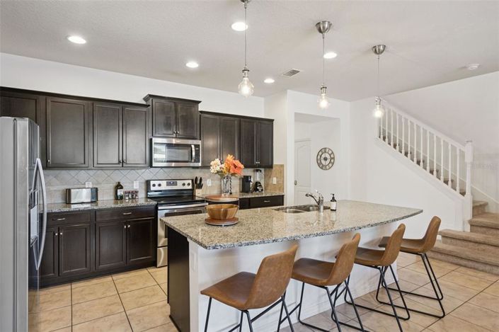 Image No.13-5 Bed Townhouse for sale