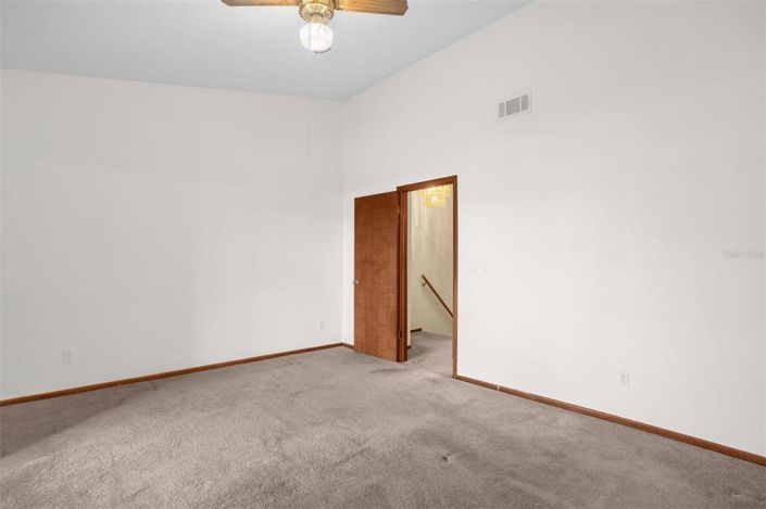 Image No.17-2 Bed Townhouse for sale