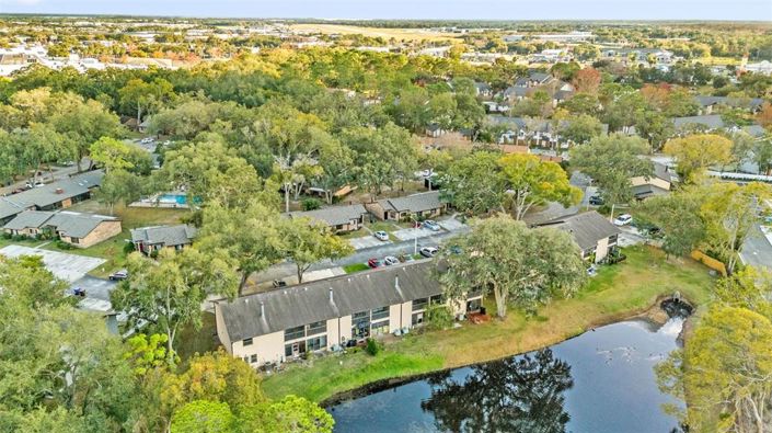 Image No.20-2 Bed Townhouse for sale