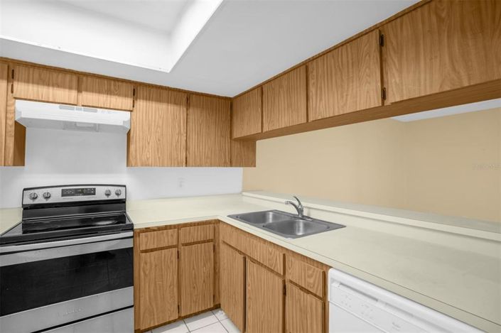 Image No.6-2 Bed Townhouse for sale