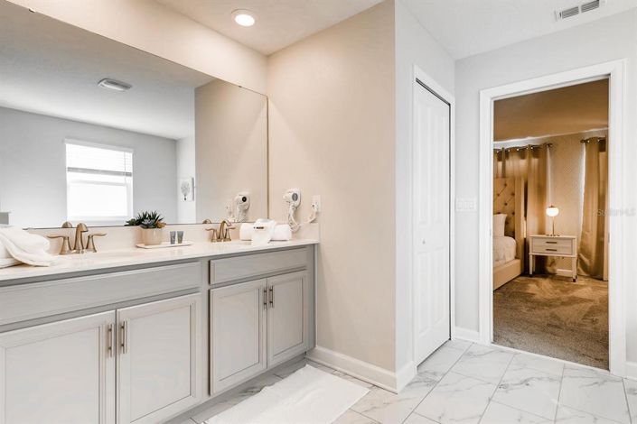 Image No.18-6 Bed House for sale