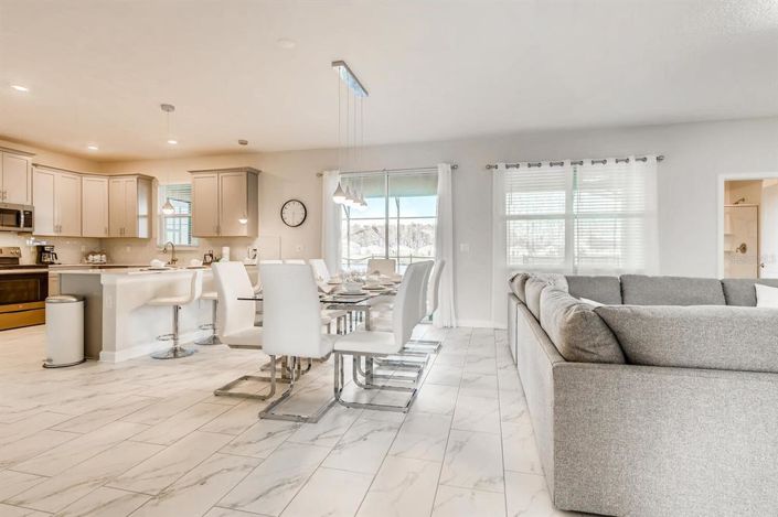 Image No.5-6 Bed House for sale