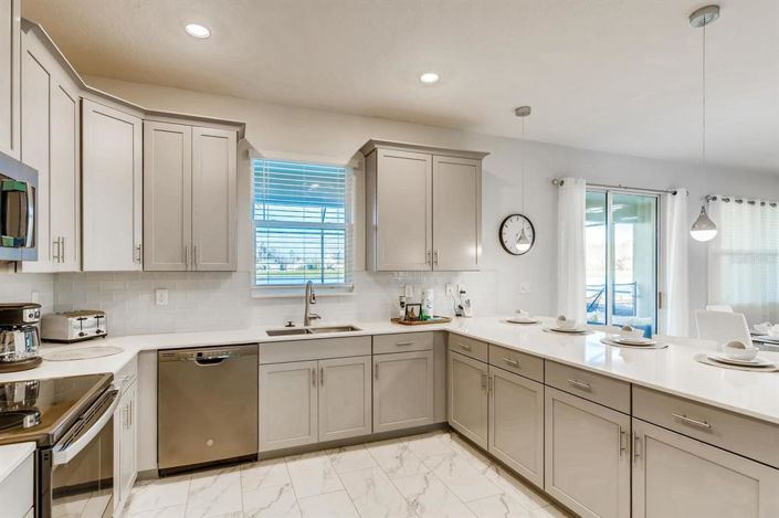 Image No.8-6 Bed House for sale