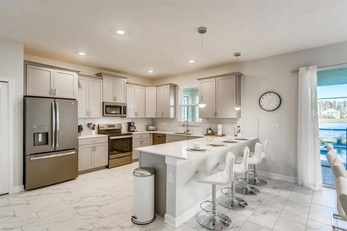 Image No.9-6 Bed House for sale