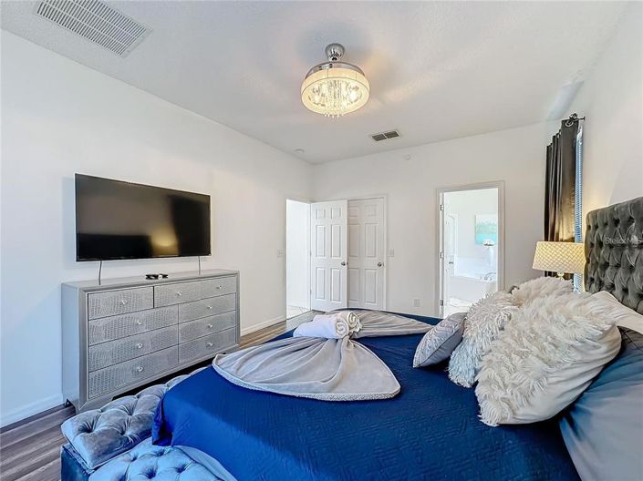 Image No.38-5 Bed House for sale