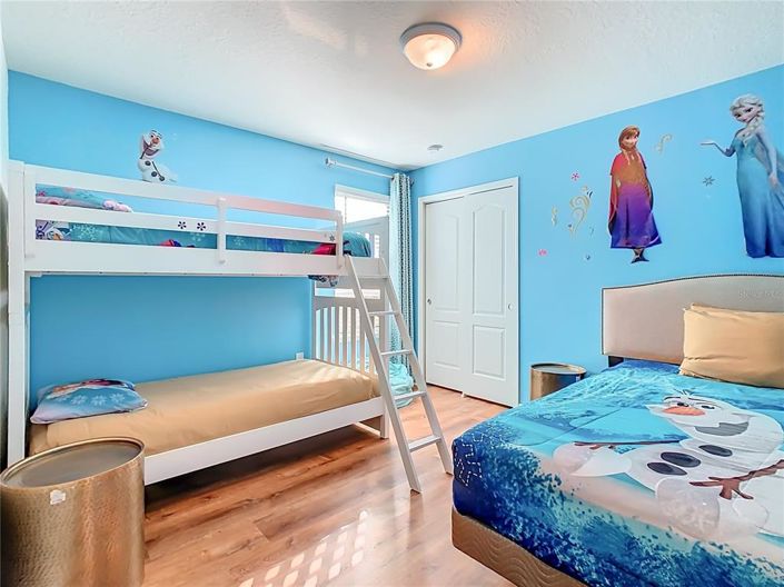 Image No.26-6 Bed House for sale