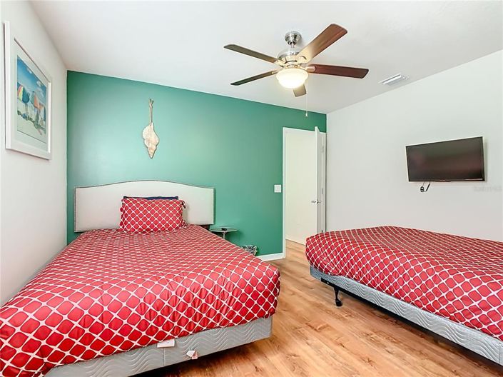 Image No.31-6 Bed House for sale