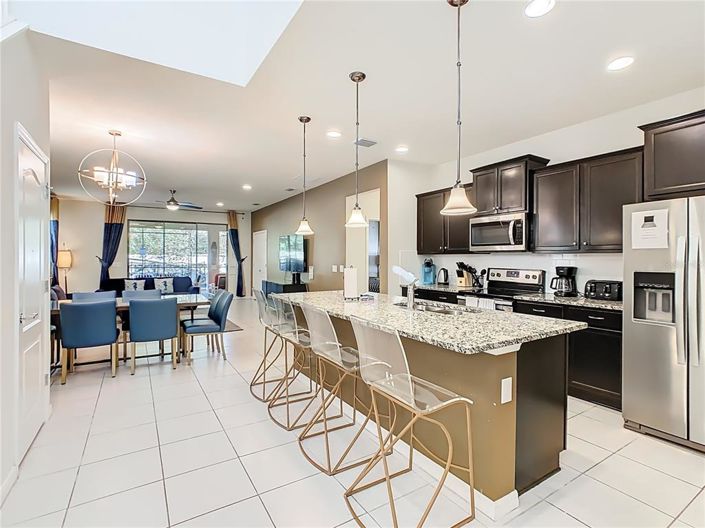 Image No.4-6 Bed House for sale