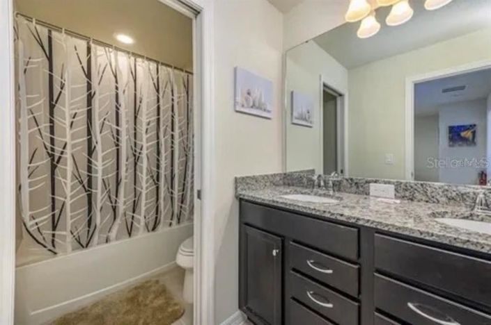 Image No.19-5 Bed Townhouse for sale