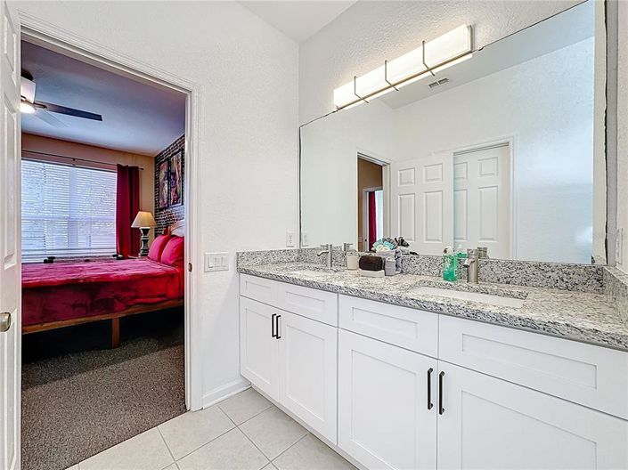 Image No.45-5 Bed House for sale