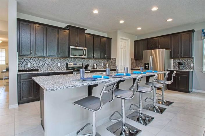 Image No.3-9 Bed House for sale