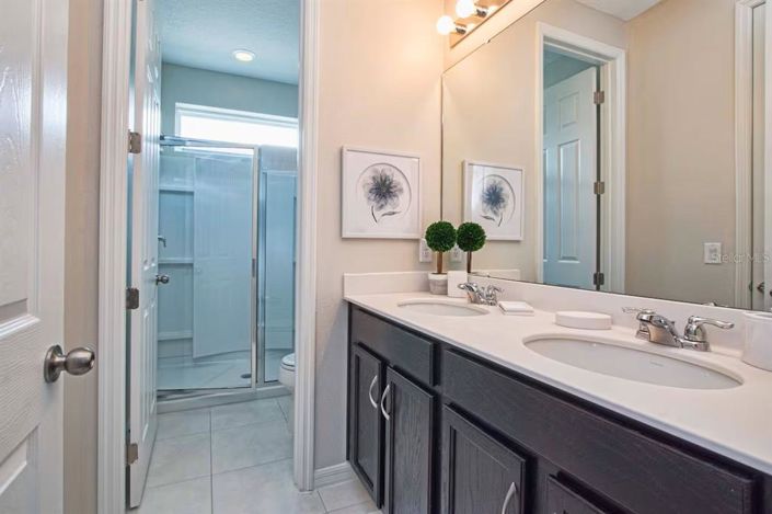 Image No.30-9 Bed House for sale