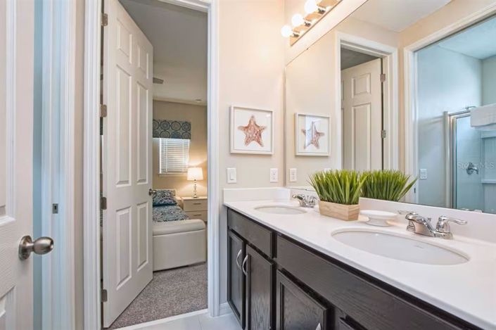 Image No.32-9 Bed House for sale