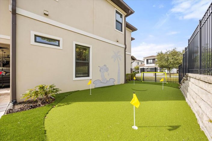 Image No.10-9 Bed House for sale