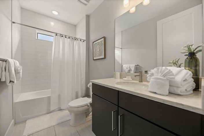 Image No.27-9 Bed House for sale