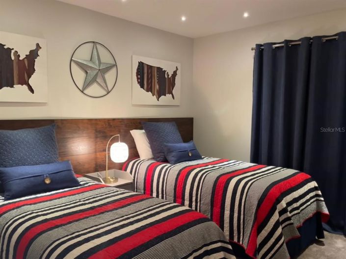 Image No.12-4 Bed Townhouse for sale