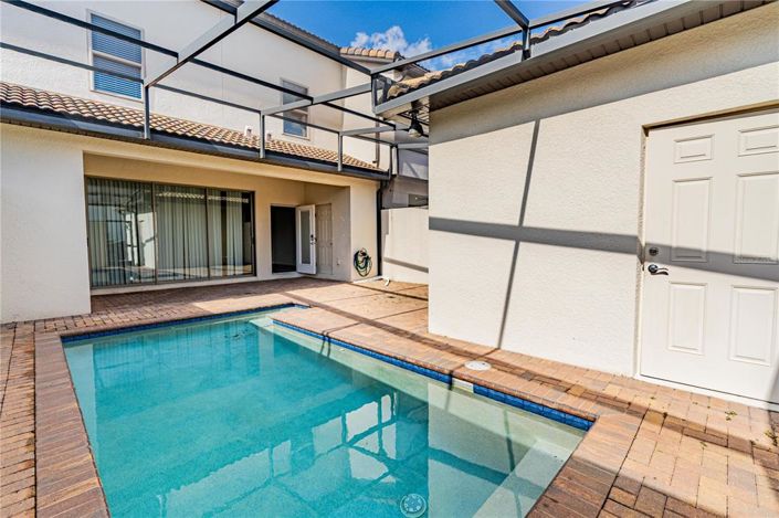 Image No.12-4 Bed Townhouse for sale