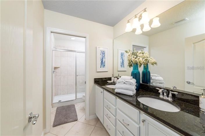 Image No.16-6 Bed House for sale